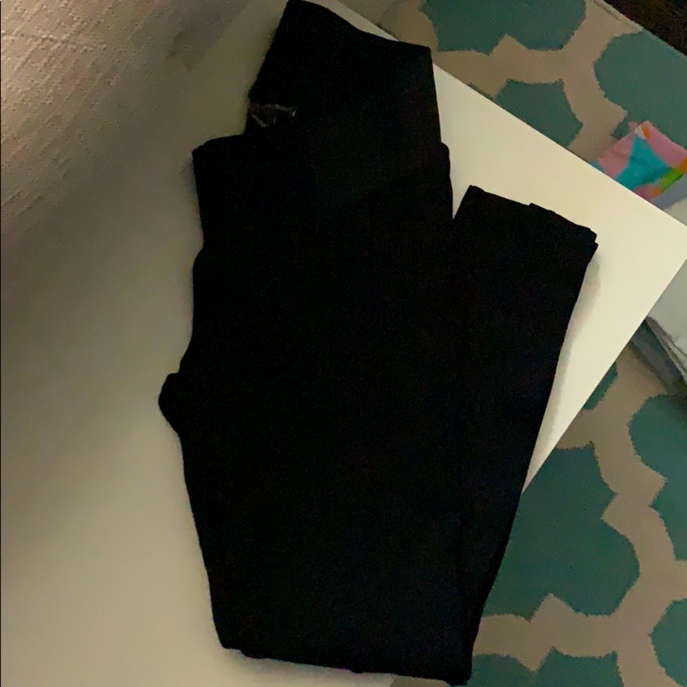 A Pea In A Pod Black casual skinny pants